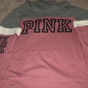 Fleece hoodie. Only work a couple of times.